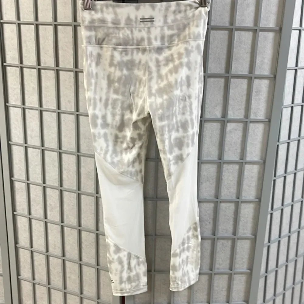 Laurier & Co. 7/8 Legging With Mesh Inserts, Size Small - Picture 3 of 6